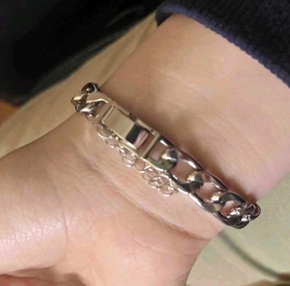Fashionable silver bracelets - Picture 5 of 6